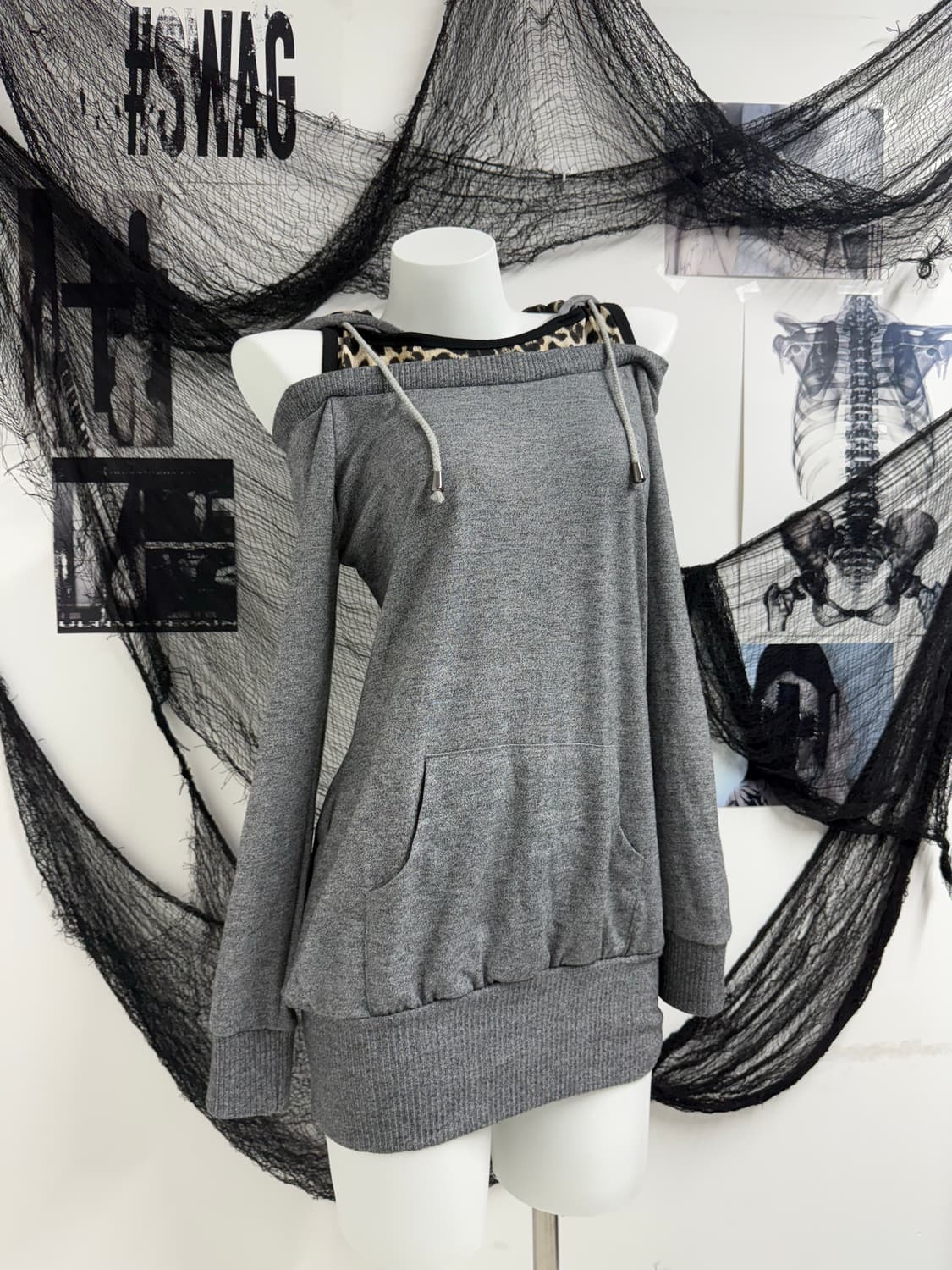 Gyaru mood slimfit hoodie longsleeve 상품이미지1