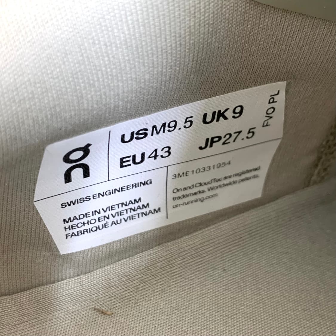 온 러닝 x 포스트 아카이브 팩션 클라우드몬스터 2 문더스트 초크 상품이미지9