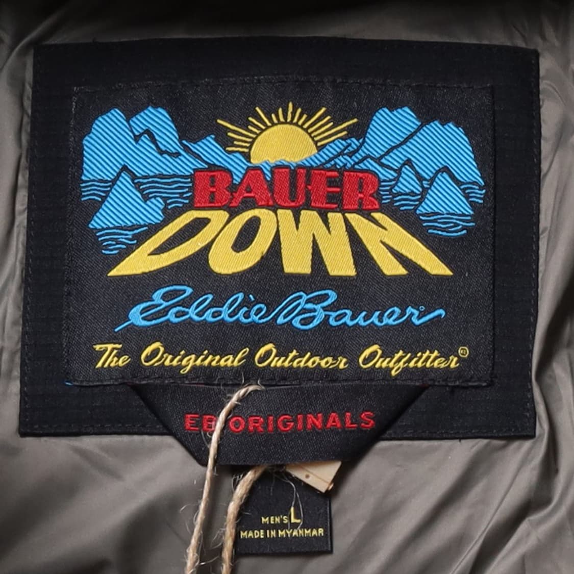 에디바우어 Eddie Bauer Karakoram Parka 

 상품이미지7