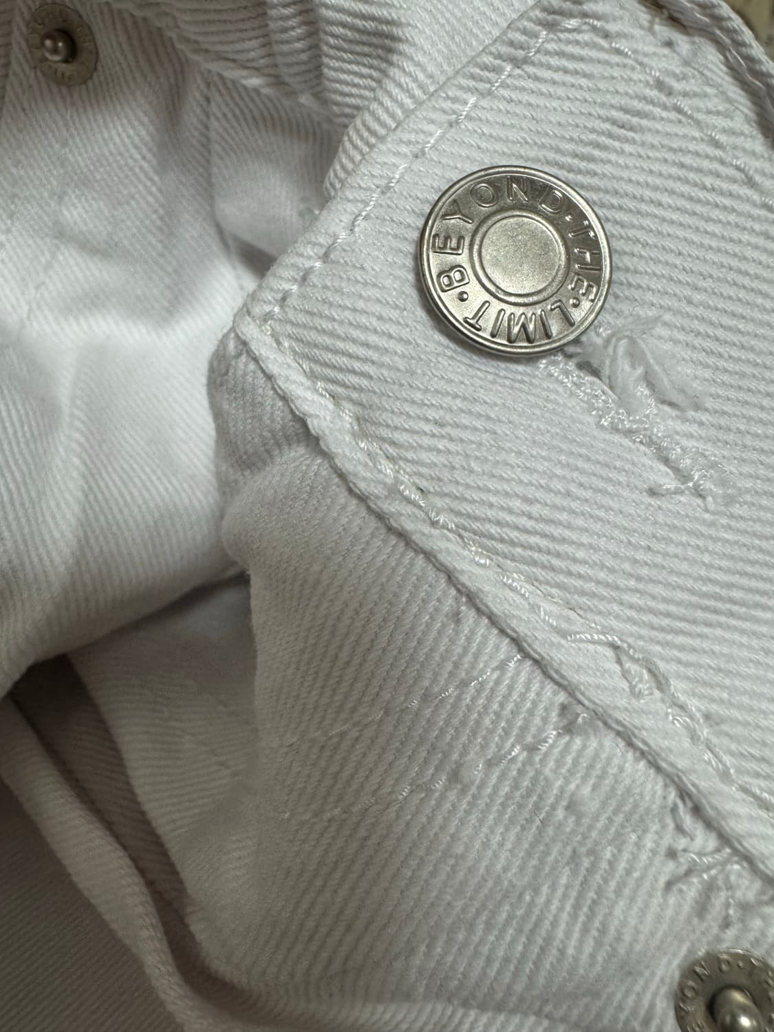 Beyond the limit 화이트데님팬츠 포 상품이미지4