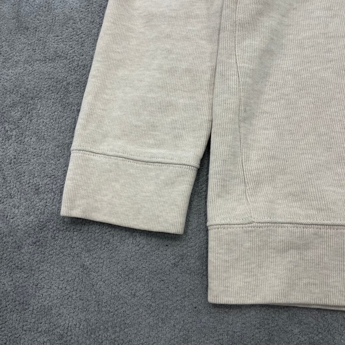 105 헤지스 반버튼니트 상품이미지3