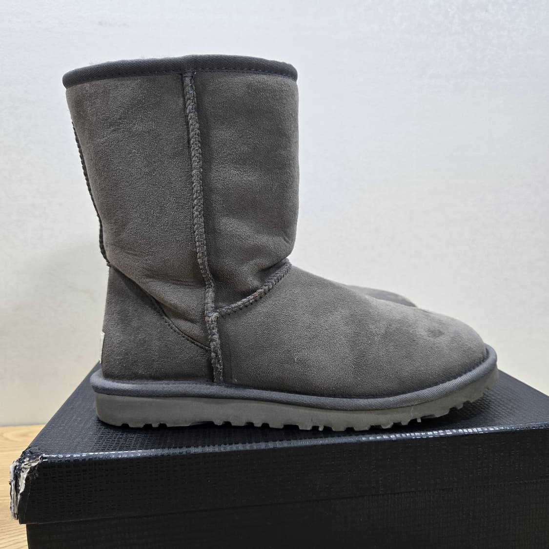 240 어그 UGG 클래식 숏 그레이 어그부츠 상품이미지7