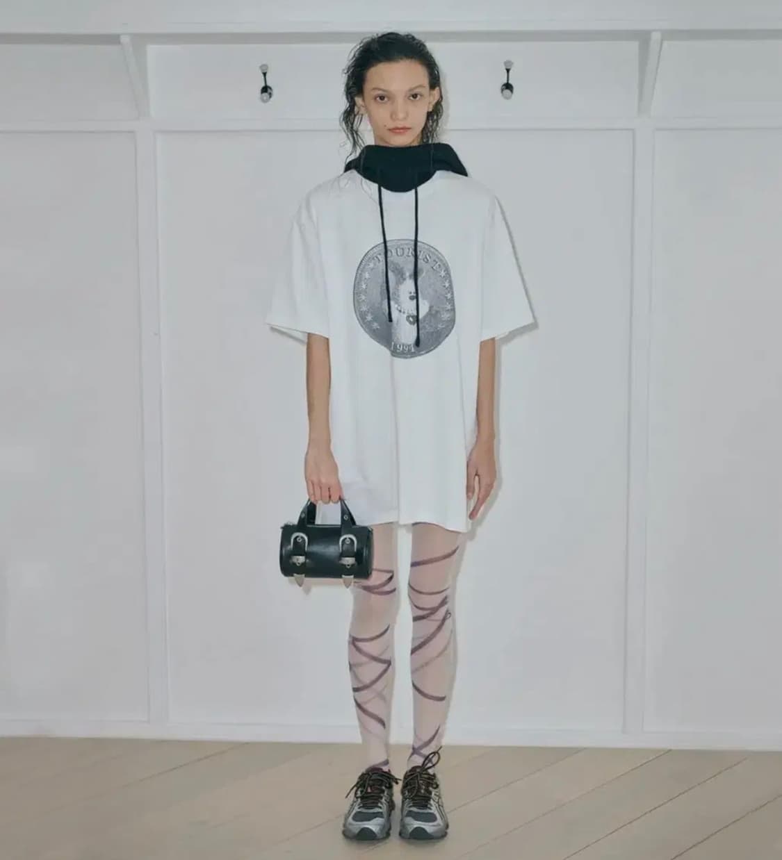 마지셔우드 BELTED LOG BAG_black 상품이미지4