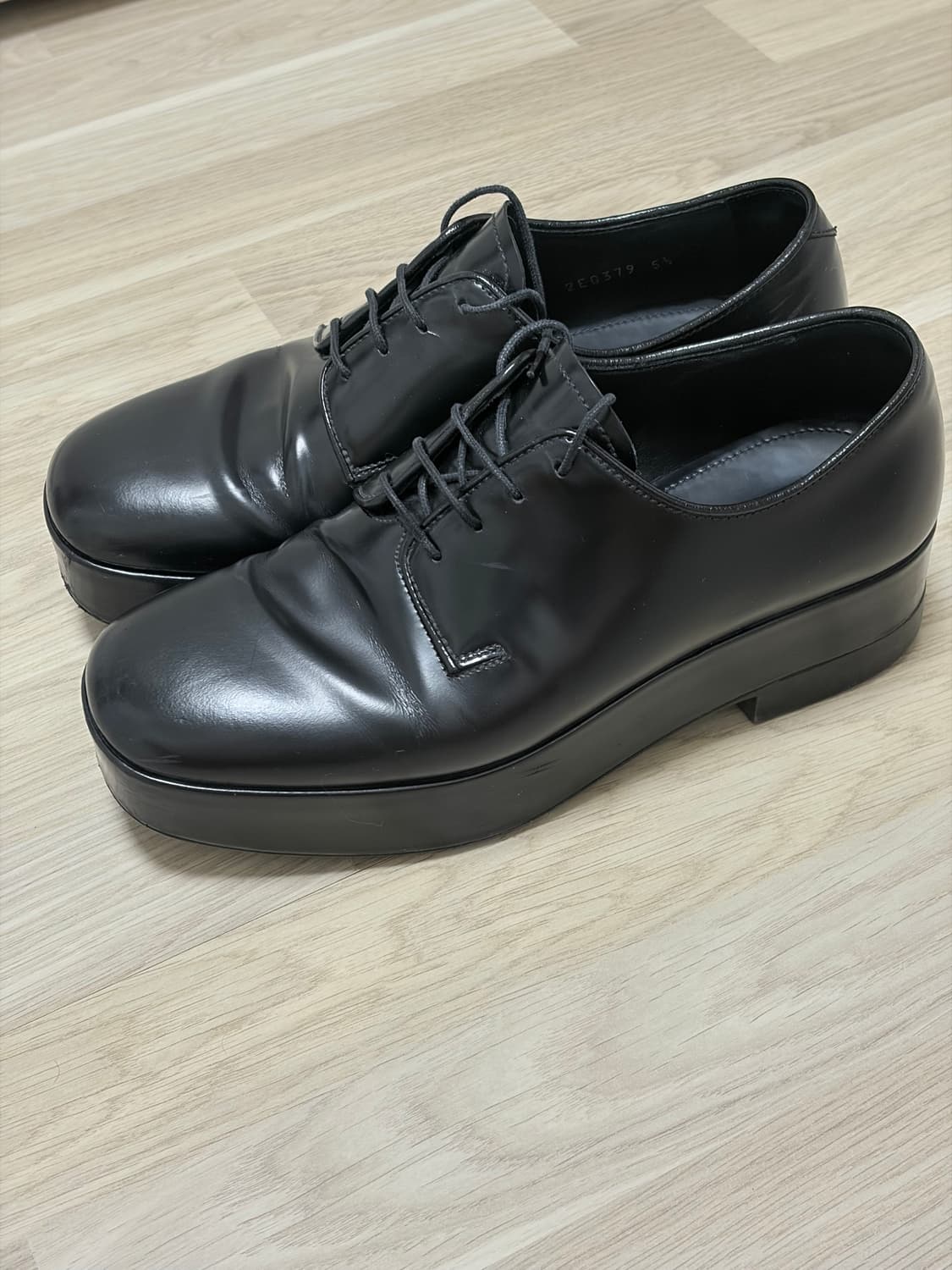 프라다 브러쉬드 레더 레이스 더비 슈즈 255~260 상품이미지1