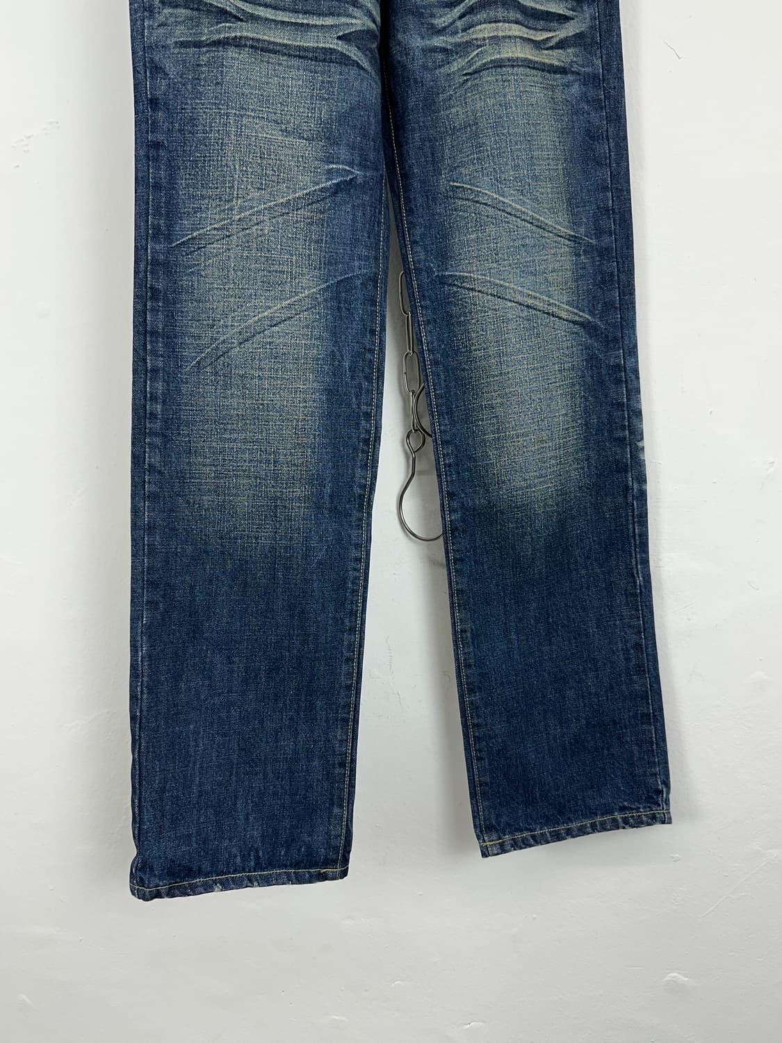 Studded Back Pocket Faded Denim Jeans 상품이미지7