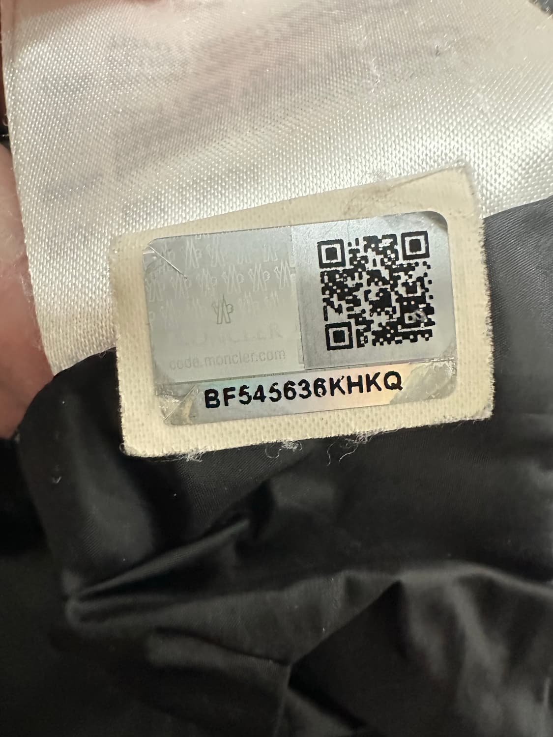 몽클레어 마야 블랙 숏패딩 상품이미지7