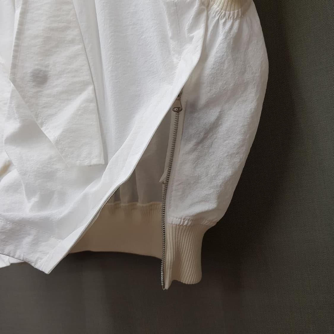 한섬 더캐시미어 2022 루즈핏 나일론 집업 점퍼 88-98-165사이즈 상품이미지4