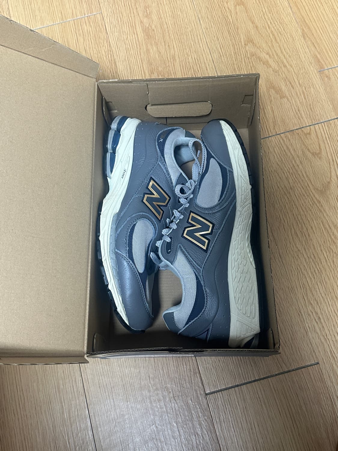 뉴발란스 2002R 275 상품이미지2