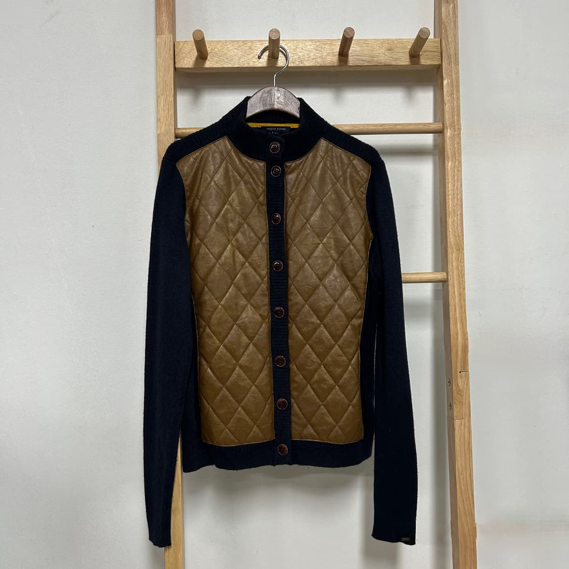 타미힐피거 가죽퀼팅 배색 네이비 가디건 상품이미지2
