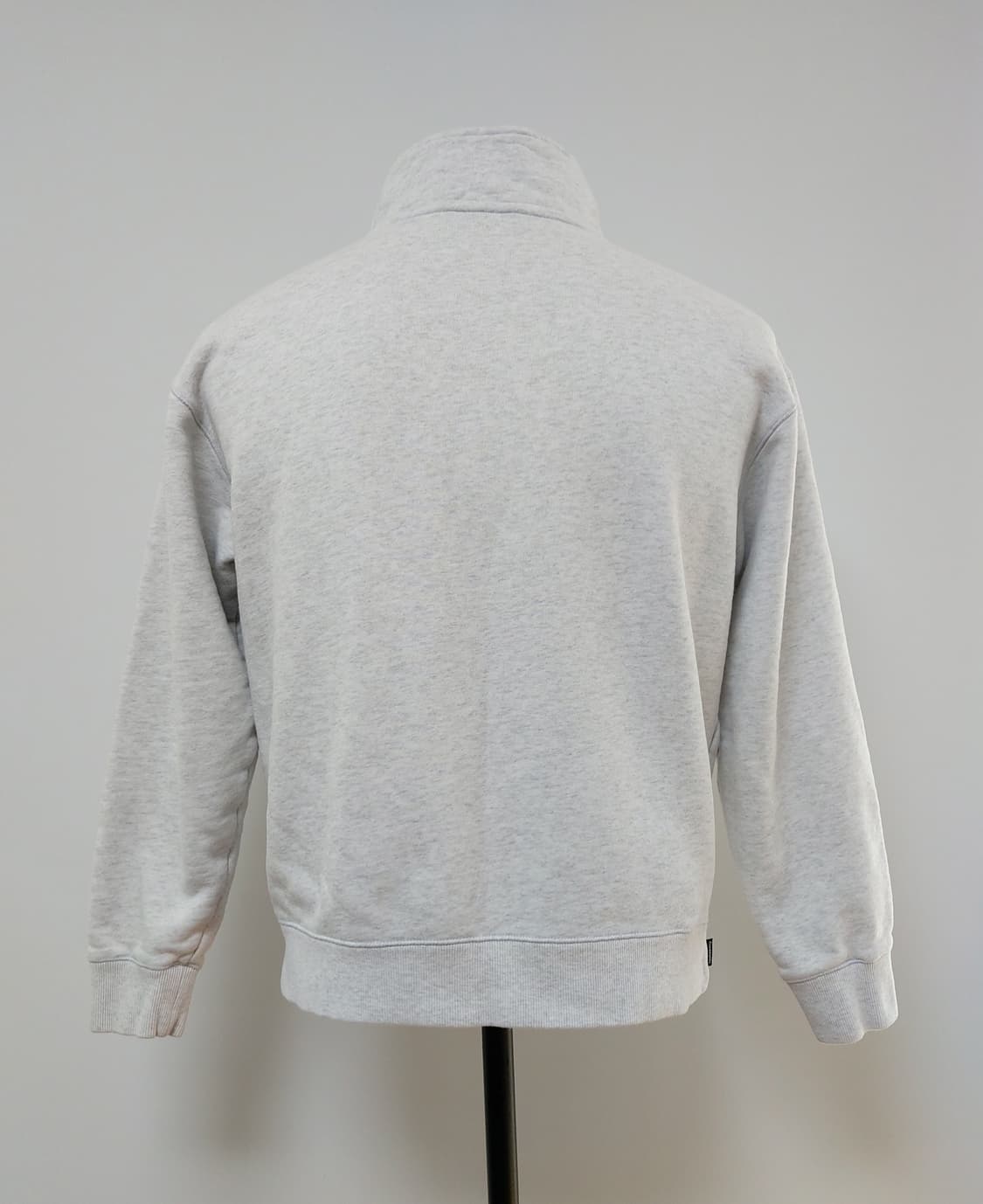 커버낫 C 로고 공용 하프집업 맨투맨 (M)

 상품이미지3