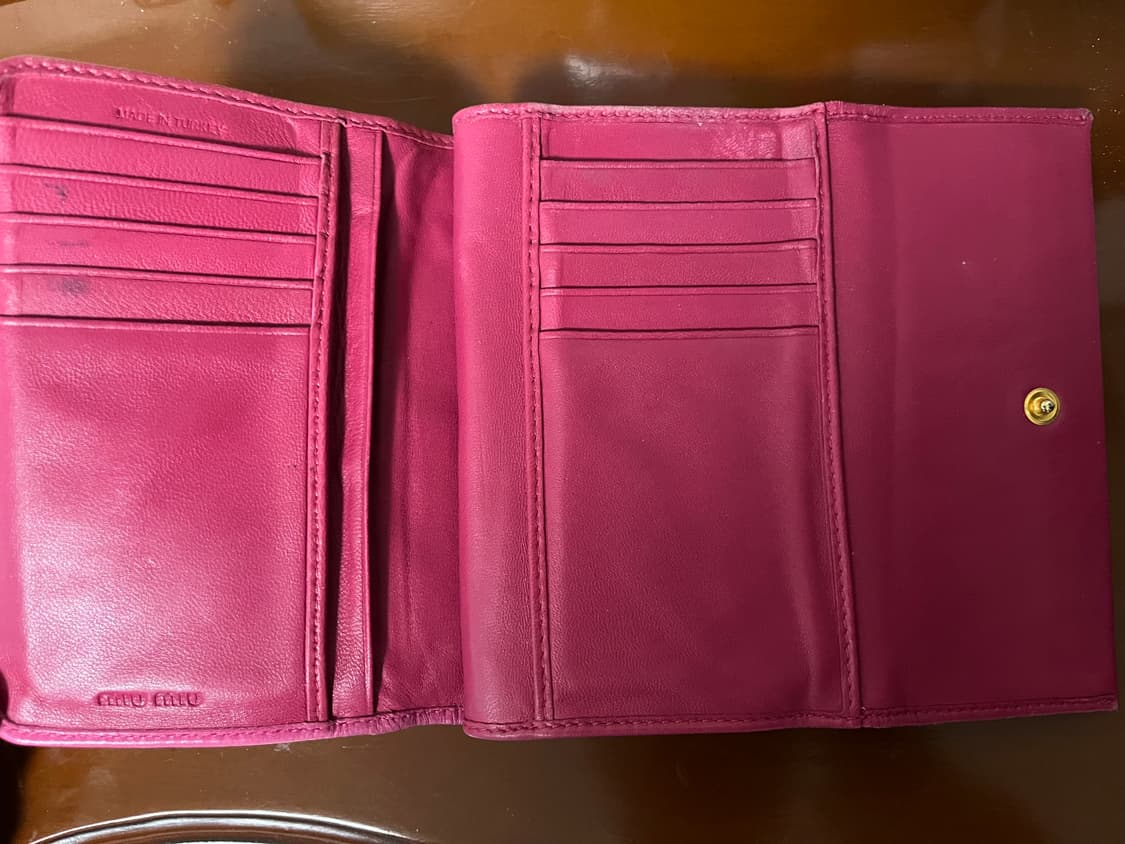 미우미우 마테라쎄 나파 가죽 중지갑 (핑크) 상품이미지5