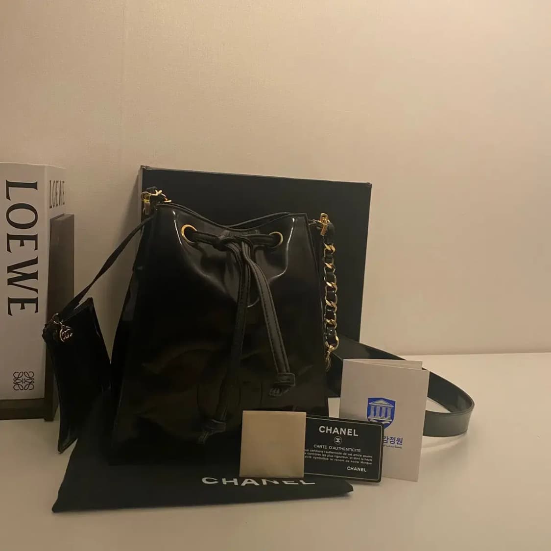 CHANEL /빈티지 샤넬 4번대 블랙 페이던트 드로스트링 버킷백/숄더백 상품이미지1