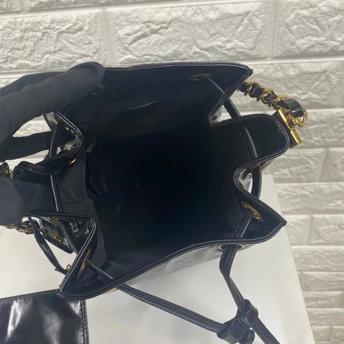 CHANEL /빈티지 샤넬 4번대 블랙 페이던트 드로스트링 버킷백/숄더백 상품이미지10