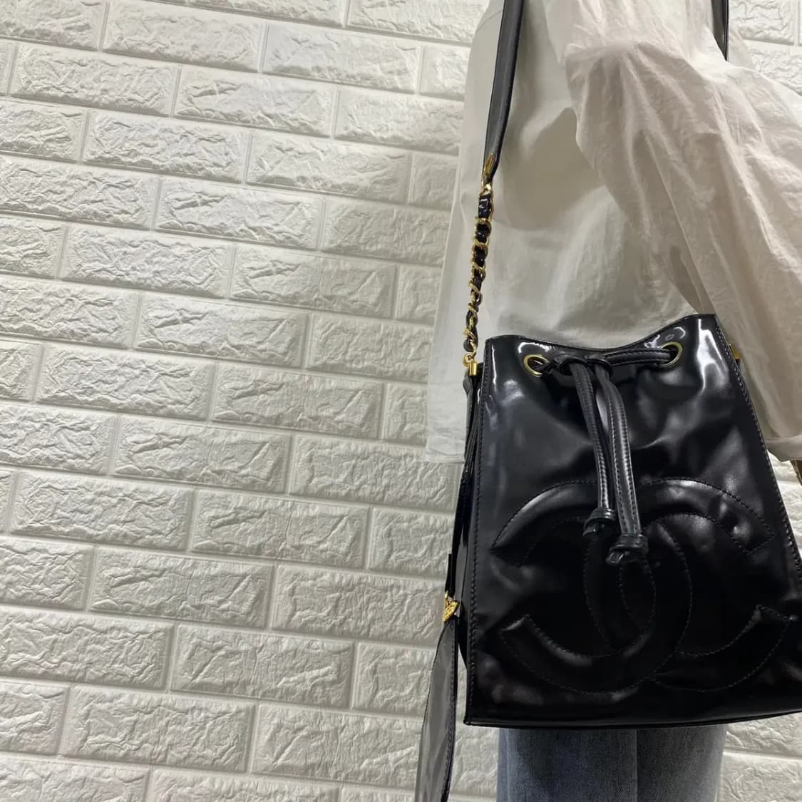 CHANEL /빈티지 샤넬 4번대 블랙 페이던트 드로스트링 버킷백/숄더백 상품이미지2