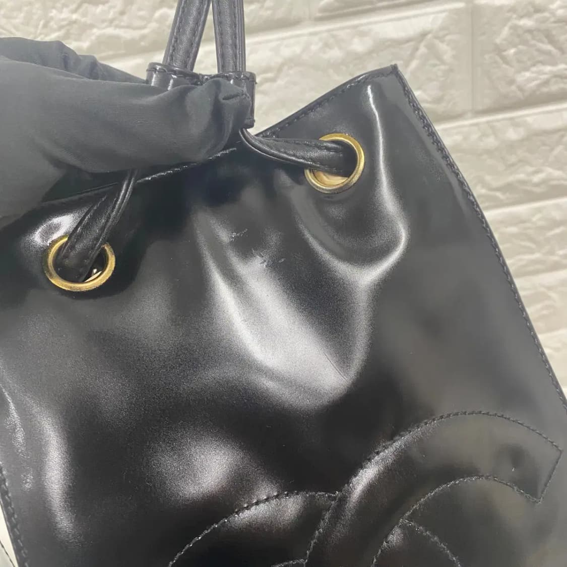 CHANEL /빈티지 샤넬 4번대 블랙 페이던트 드로스트링 버킷백/숄더백 상품이미지4