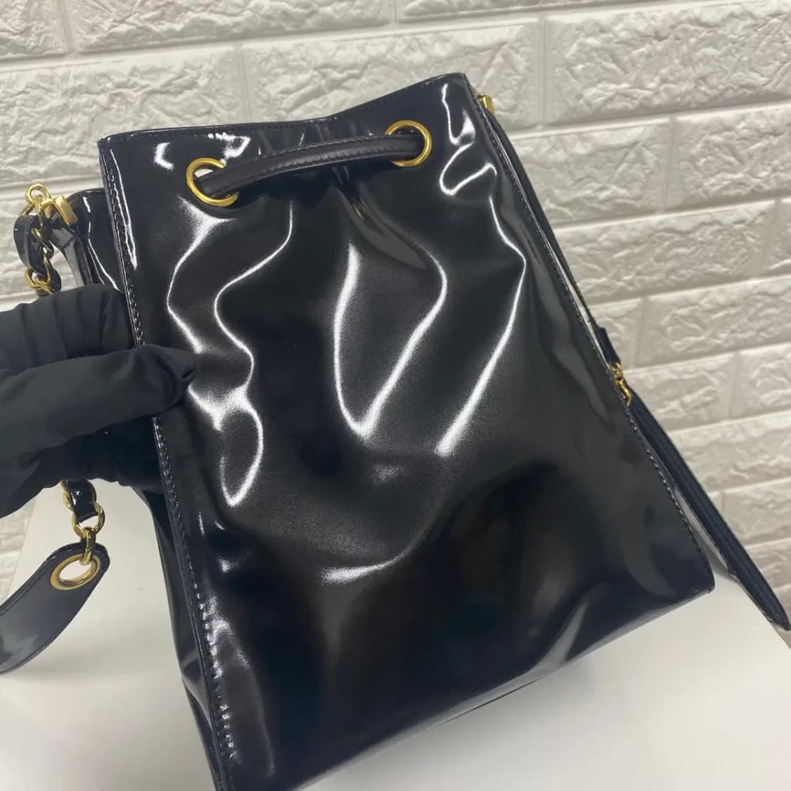 CHANEL /빈티지 샤넬 4번대 블랙 페이던트 드로스트링 버킷백/숄더백 상품이미지5