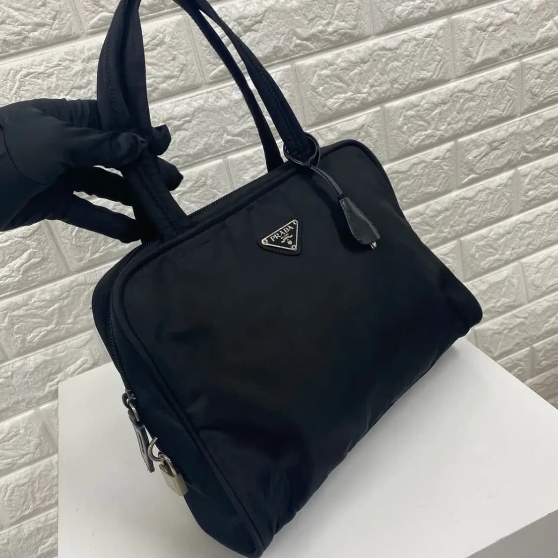 PRADA / 빈티지 프라다 삼각로고 블랙 나일론 자물쇠 핸드백 /토트백 상품이미지3