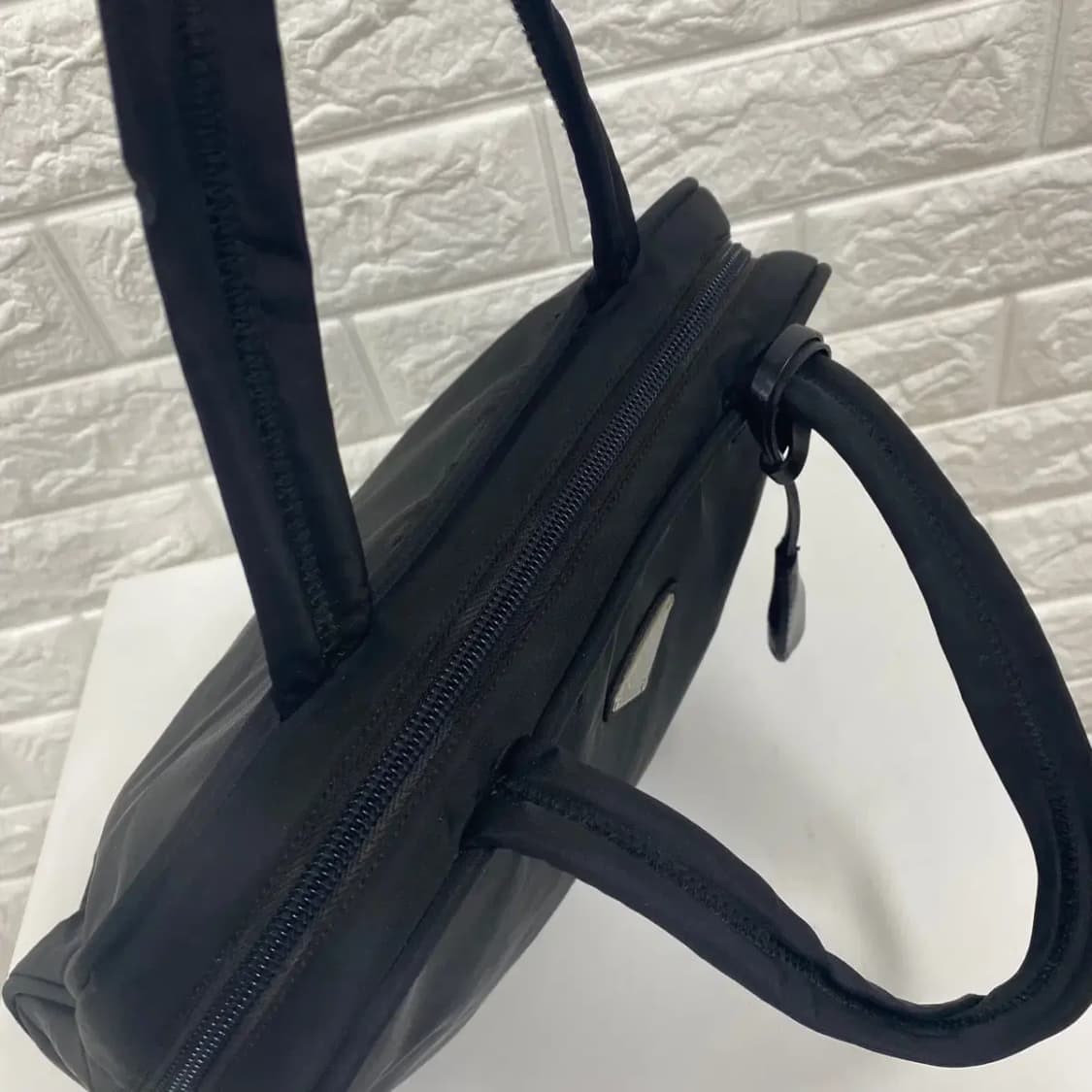 PRADA / 빈티지 프라다 삼각로고 블랙 나일론 자물쇠 핸드백 /토트백 상품이미지9