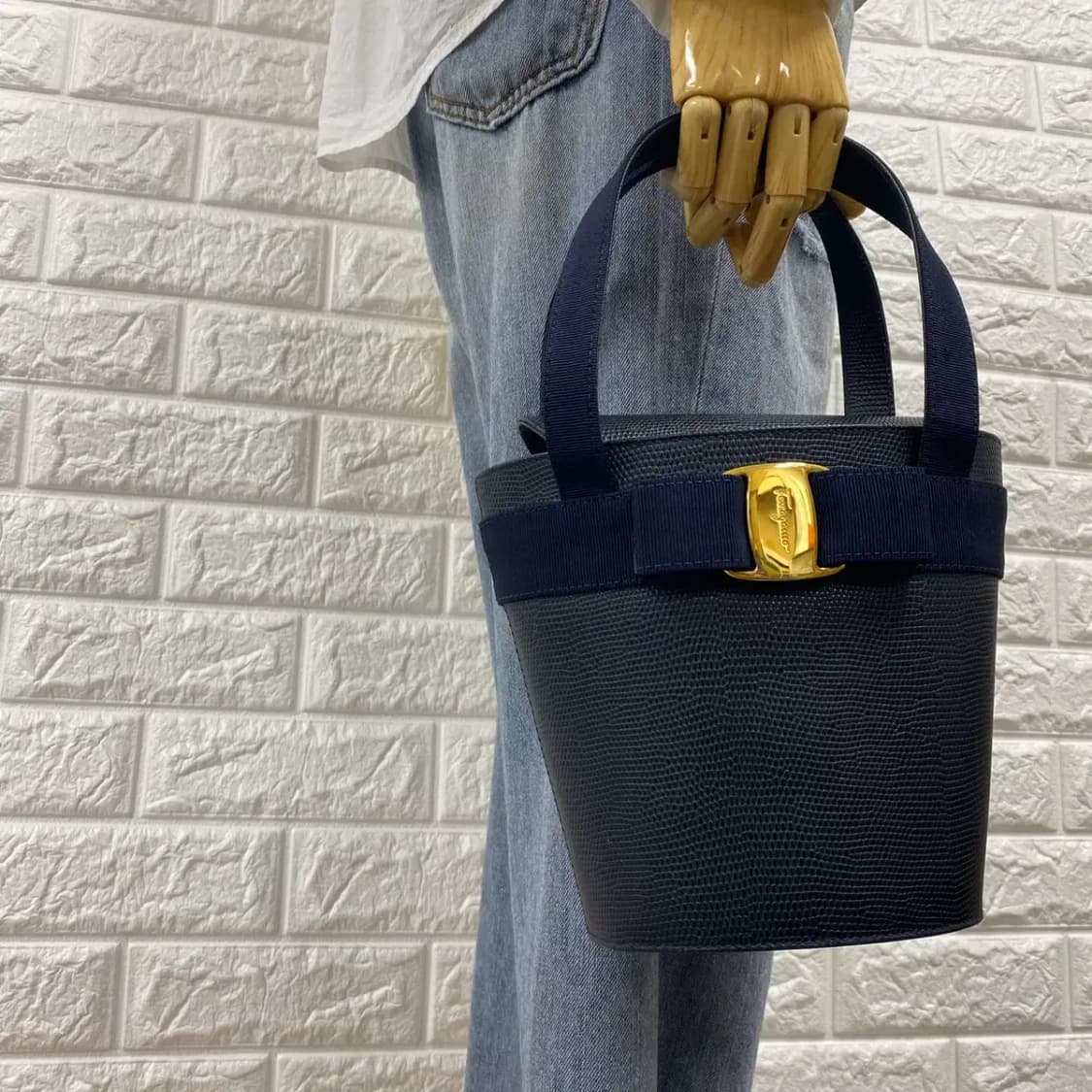 FERRAGAMO /빈티지 페라가모 다크네이비 리자드 버킷백 / 복조리백 상품이미지2