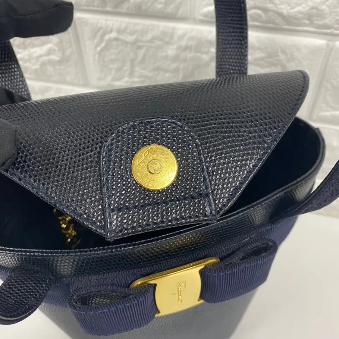 FERRAGAMO /빈티지 페라가모 다크네이비 리자드 버킷백 / 복조리백 상품이미지9