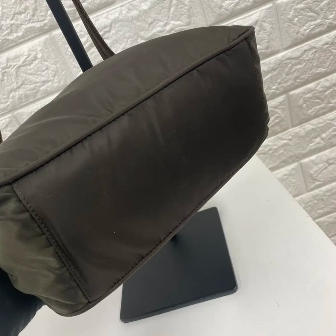 PRADA / 프라다 삼각로고 다크카키 포코노 나일론 숄더백 상품이미지8