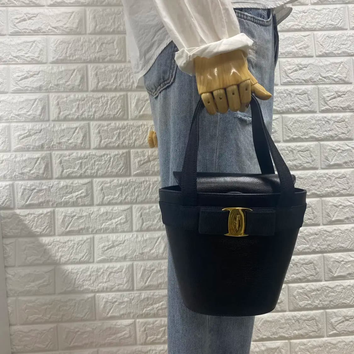 FERRAGAMO/빈티지 페라가모 블랙 리자드 원통 바라 버킷백/복조리백 상품이미지2