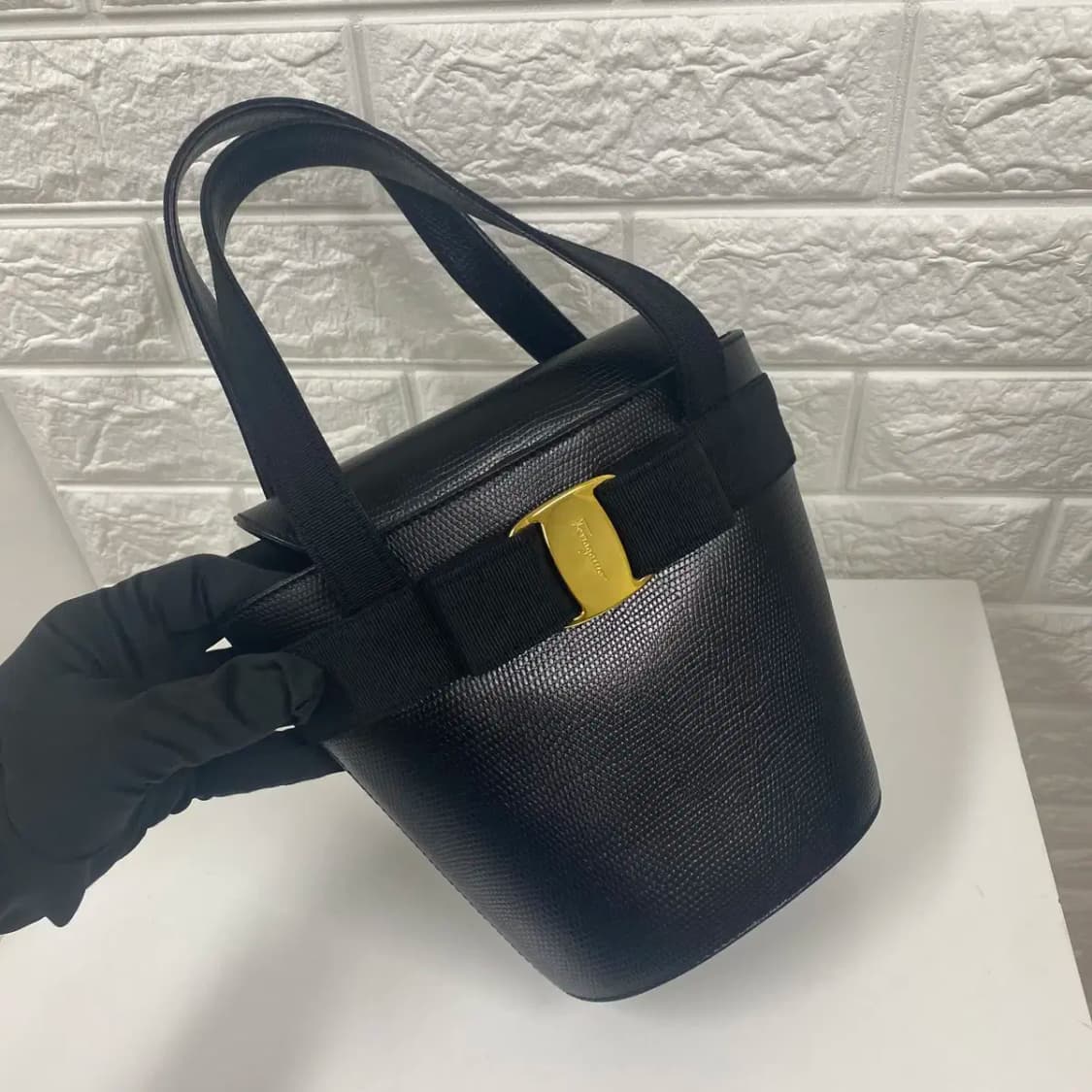FERRAGAMO/빈티지 페라가모 블랙 리자드 원통 바라 버킷백/복조리백 상품이미지3