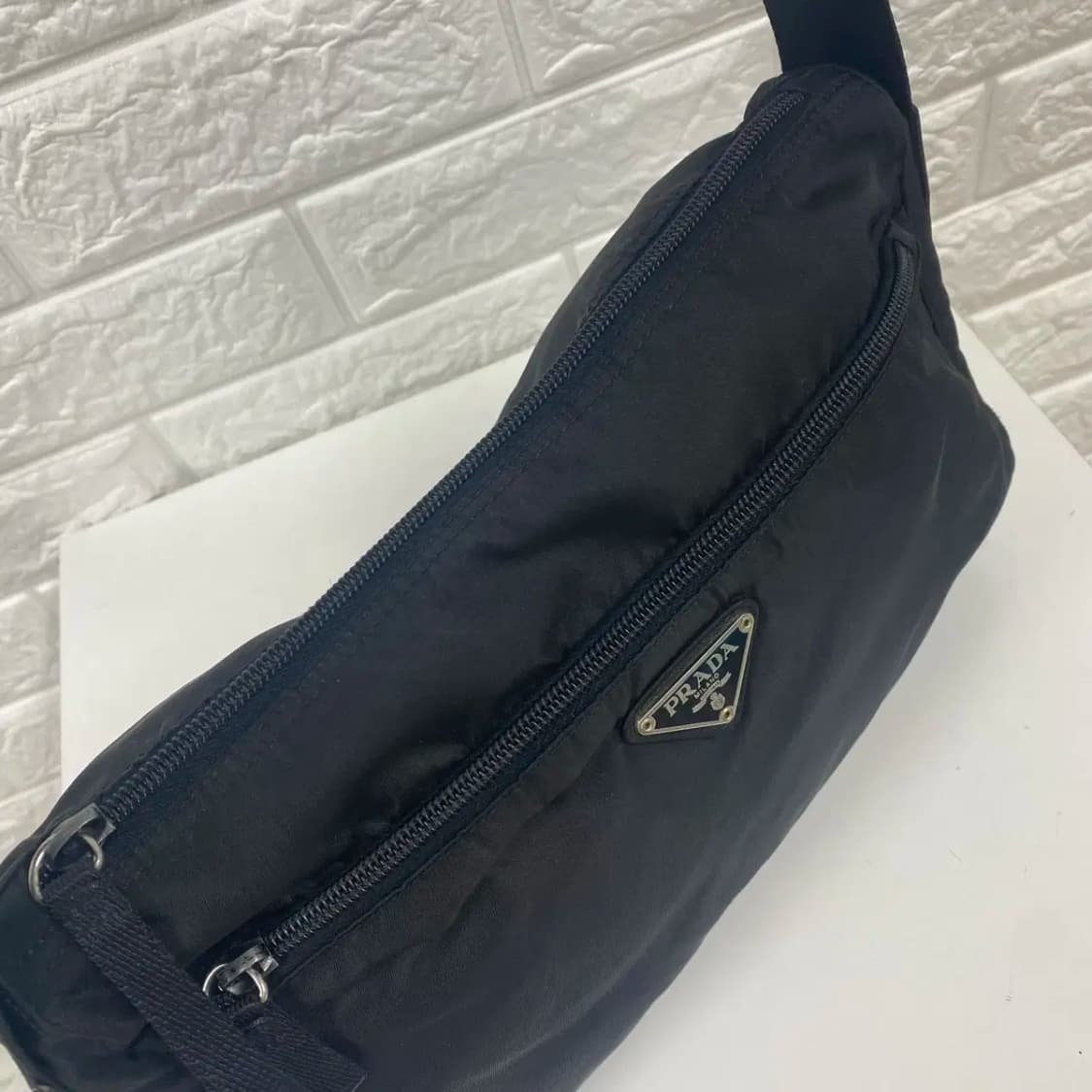 PRADA / 빈티지 프라다 삼각로고 블랙 포코노 나일론 숄더백 상품이미지5