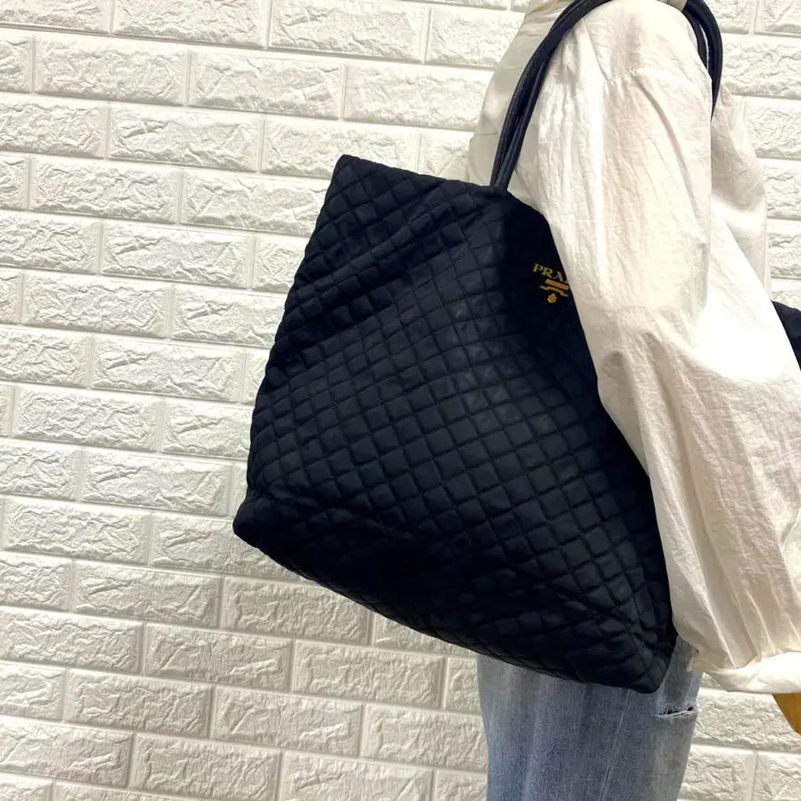 PRADA / 빈티지 프라다 블랙 나일론 퀼팅 토트백 상품이미지3