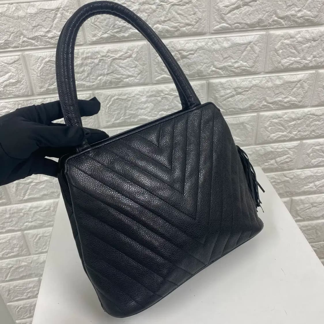 CHANEL / 빈티지 샤넬 3번대 블랙 캐비어V-스티치 쉐브론 탑핸들백 상품이미지6