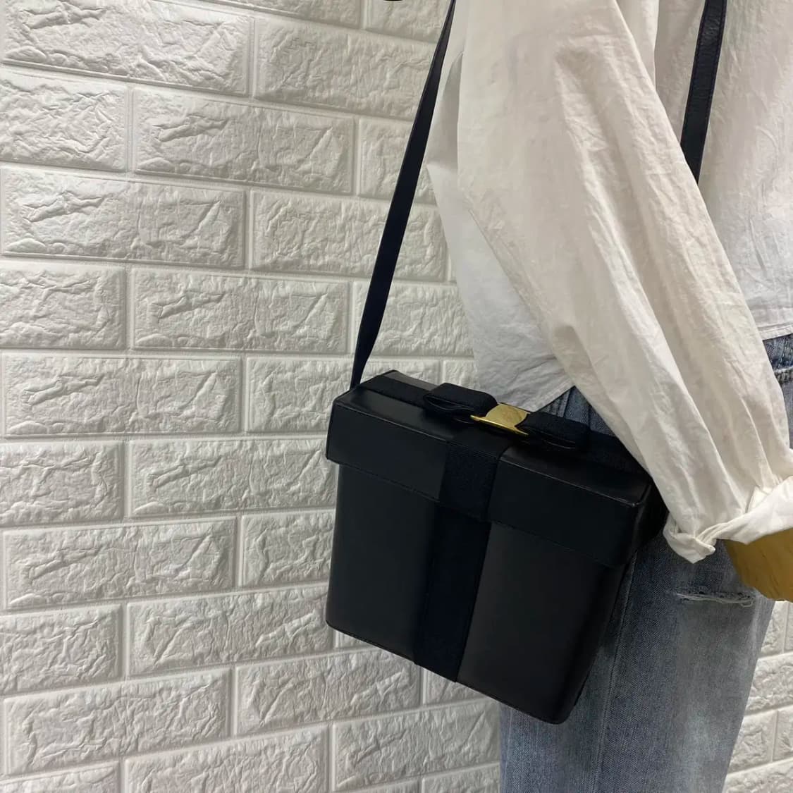 FERRAGAMO / 빈티지 페레가모 블랙 바라보우 크로스바디백 /숄더백 상품이미지2