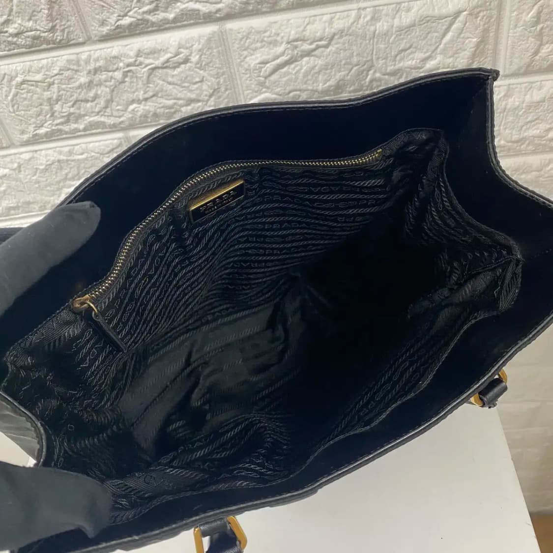 PRADA / 빈티지 프라다 블랙 나일론 삼각로고 토트백 상품이미지10