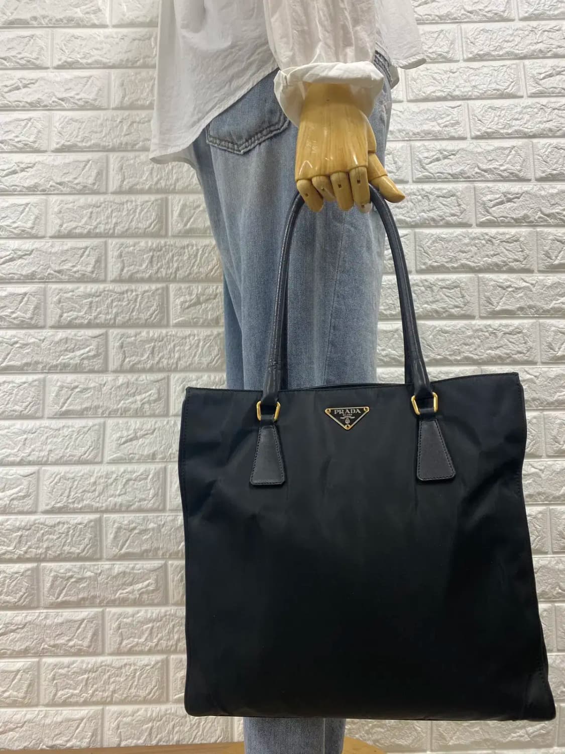 PRADA / 빈티지 프라다 블랙 나일론 삼각로고 토트백 상품이미지2