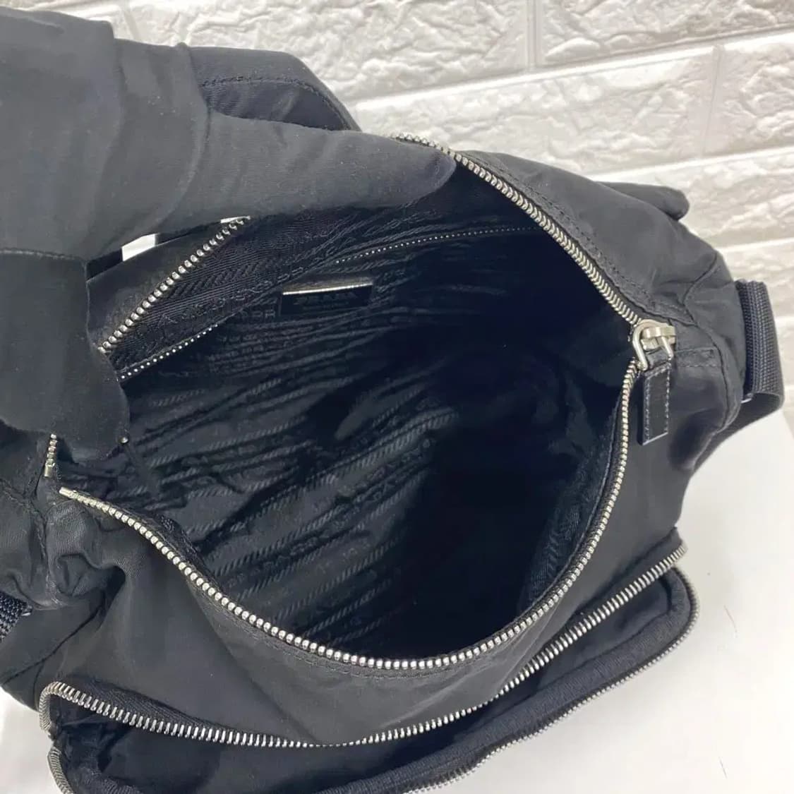 PRADA / 빈티지 프라다 삼각로고 블랙 포코노 나일론 투버클 숄더백 상품이미지10