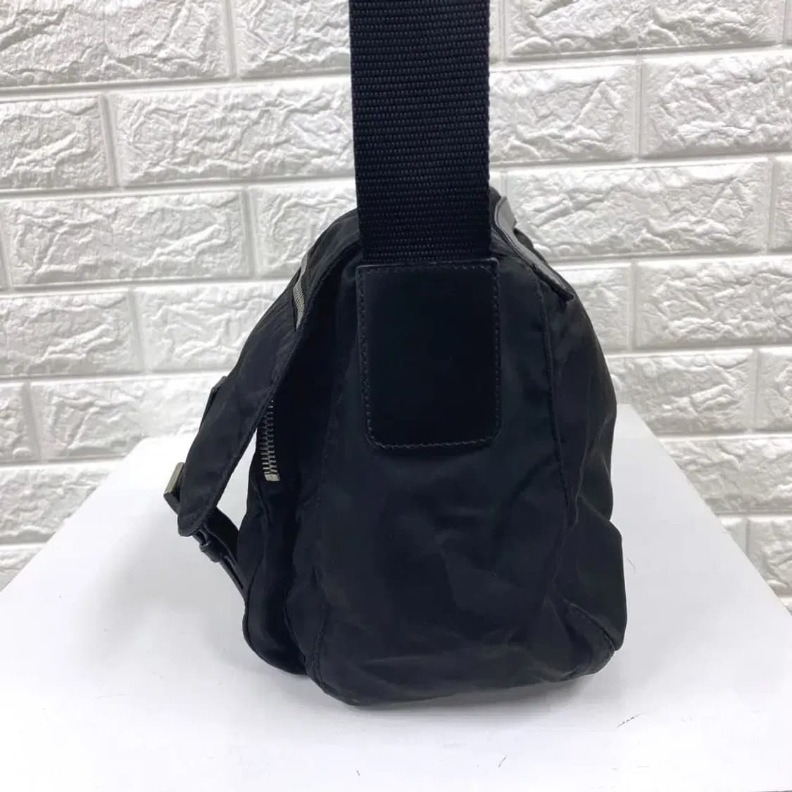 PRADA / 빈티지 프라다 삼각로고 블랙 포코노 나일론 투버클 숄더백 상품이미지5