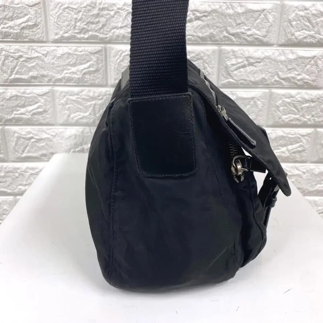 PRADA / 빈티지 프라다 삼각로고 블랙 포코노 나일론 투버클 숄더백 상품이미지6