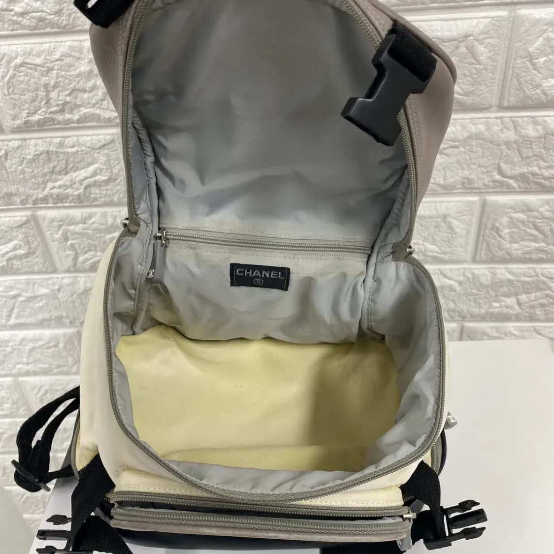 CHANEL / 빈티지 샤넬 6번대 스포츠 라인 스몰 백팩 상품이미지10
