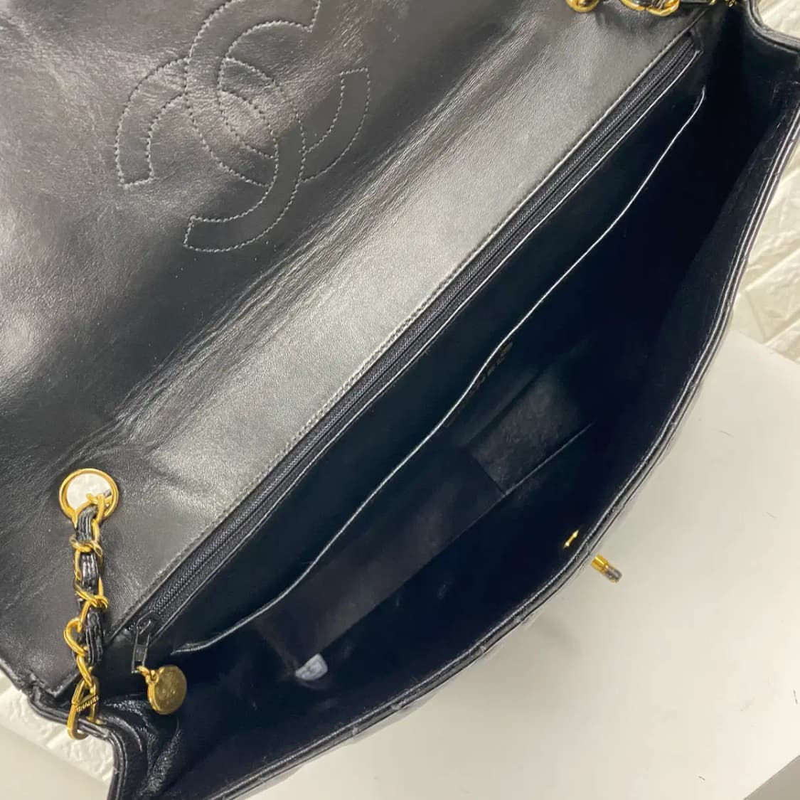 CHANEL / 빈티지 샤넬 4번대 맥시 블랙 퀼팅 페이던트 싱글 체인백 상품이미지10