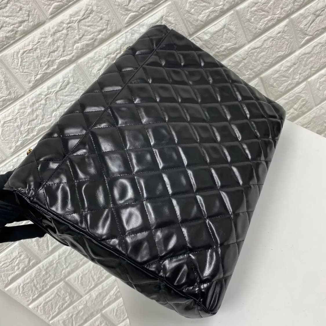 CHANEL / 빈티지 샤넬 4번대 맥시 블랙 퀼팅 페이던트 싱글 체인백 상품이미지4