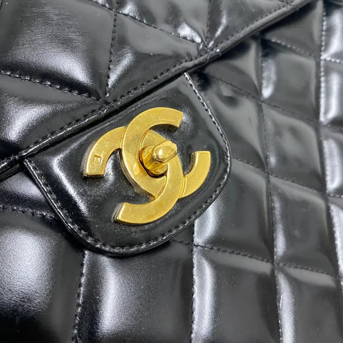CHANEL / 빈티지 샤넬 4번대 맥시 블랙 퀼팅 페이던트 싱글 체인백 상품이미지7