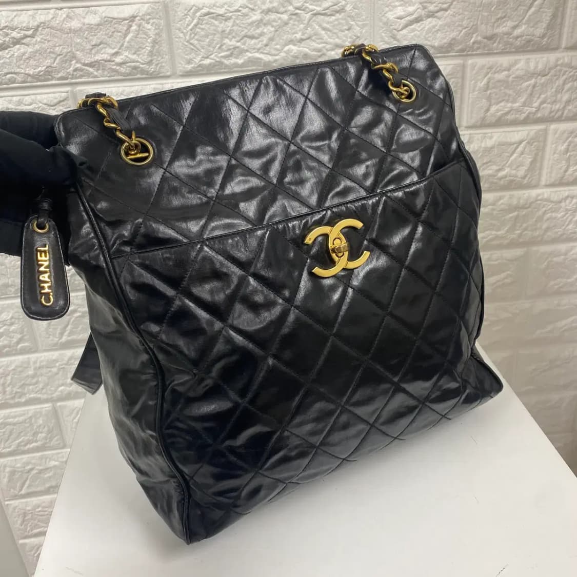 CHANEL / 빈티지 샤넬 3번대 블랙 마틀라세 턴락 숄더백 상품이미지3