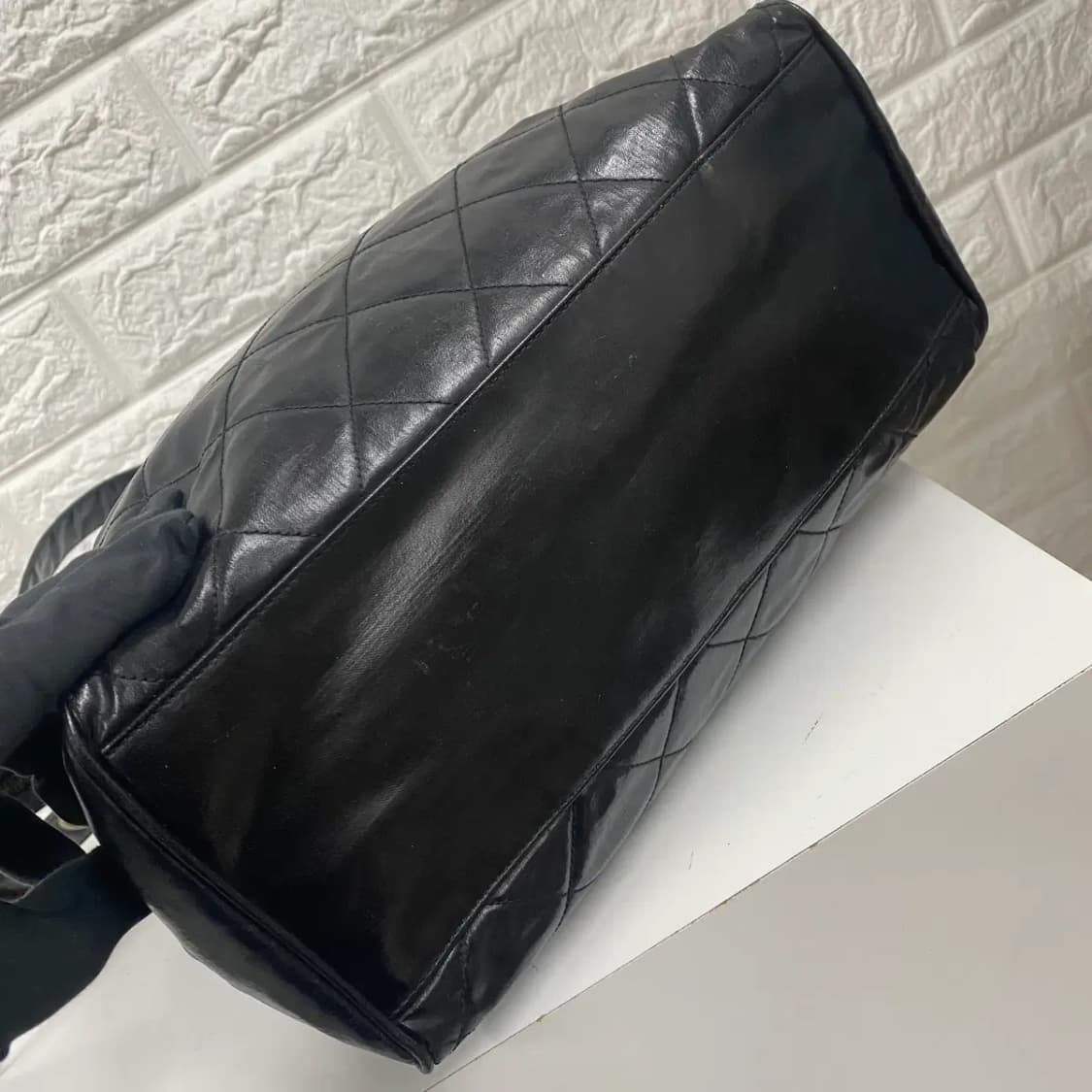 CHANEL / 빈티지 샤넬 3번대 블랙 마틀라세 턴락 숄더백 상품이미지6