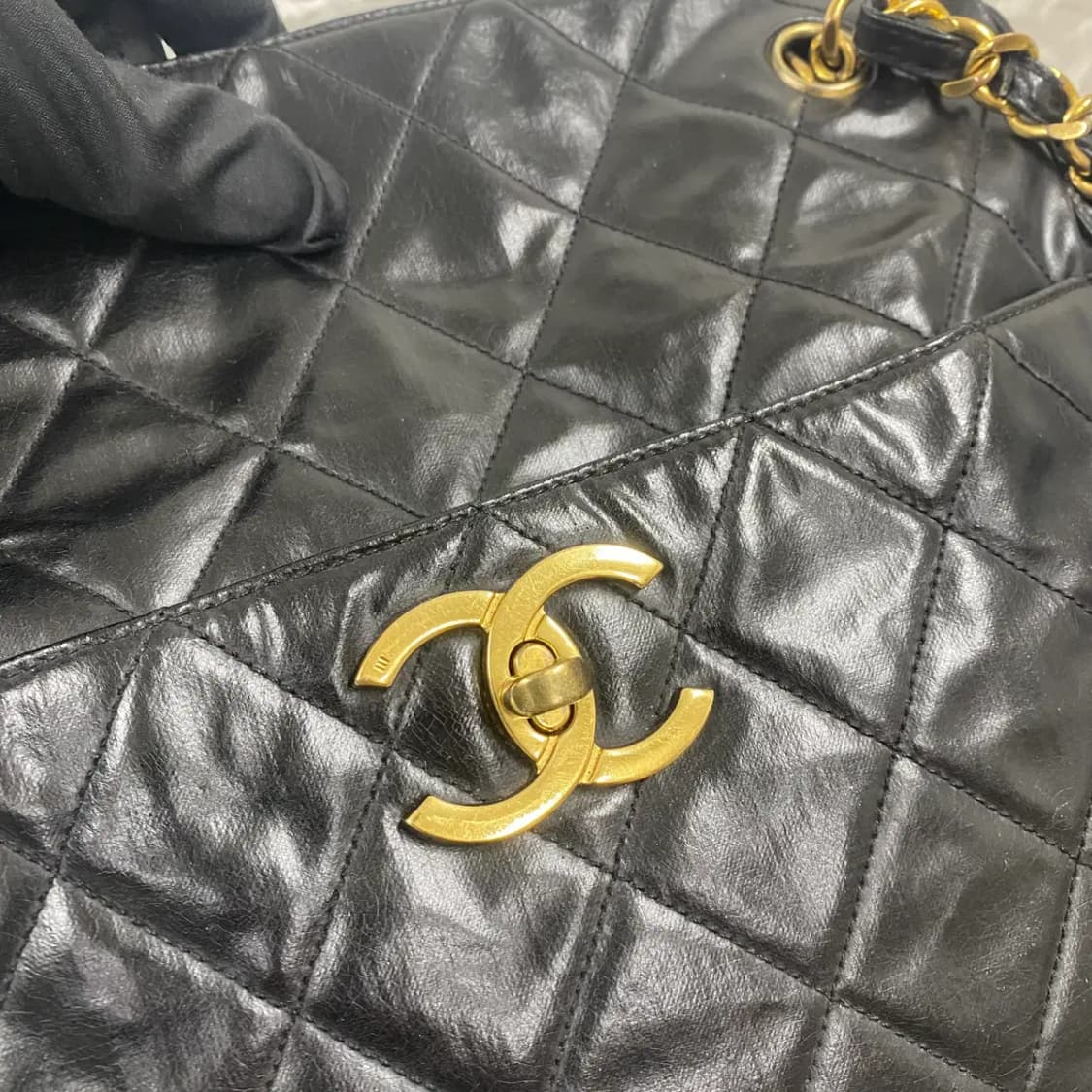 CHANEL / 빈티지 샤넬 3번대 블랙 마틀라세 턴락 숄더백 상품이미지8