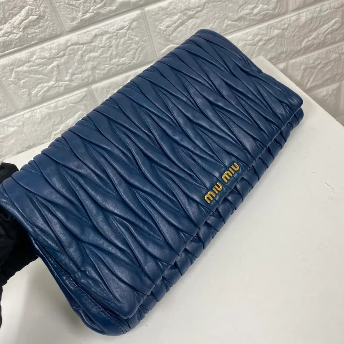 MIUMIU / 미우미우 마틀라쎄 네이비 플랩 체인 숄더백 상품이미지3