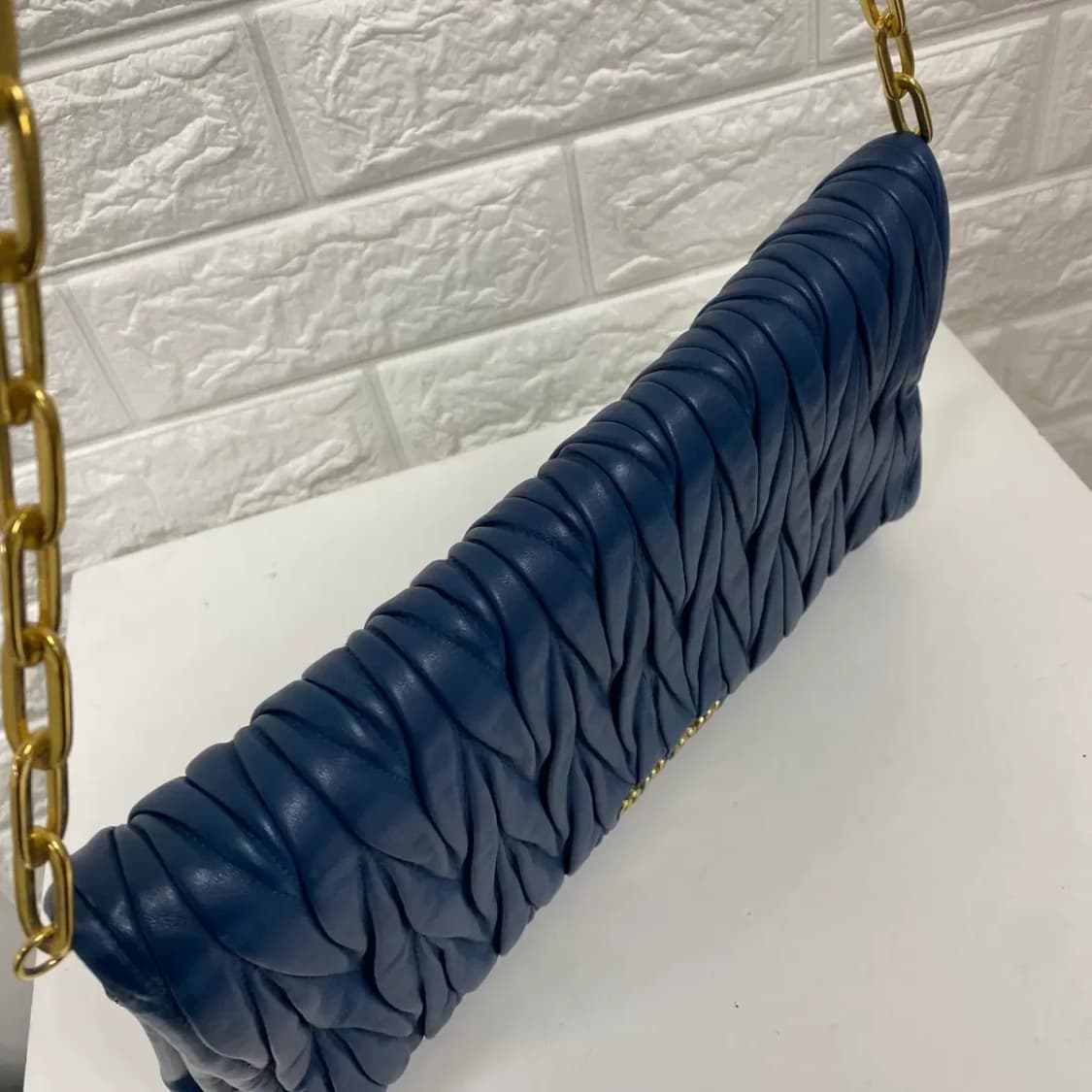 MIUMIU / 미우미우 마틀라쎄 네이비 플랩 체인 숄더백 상품이미지5