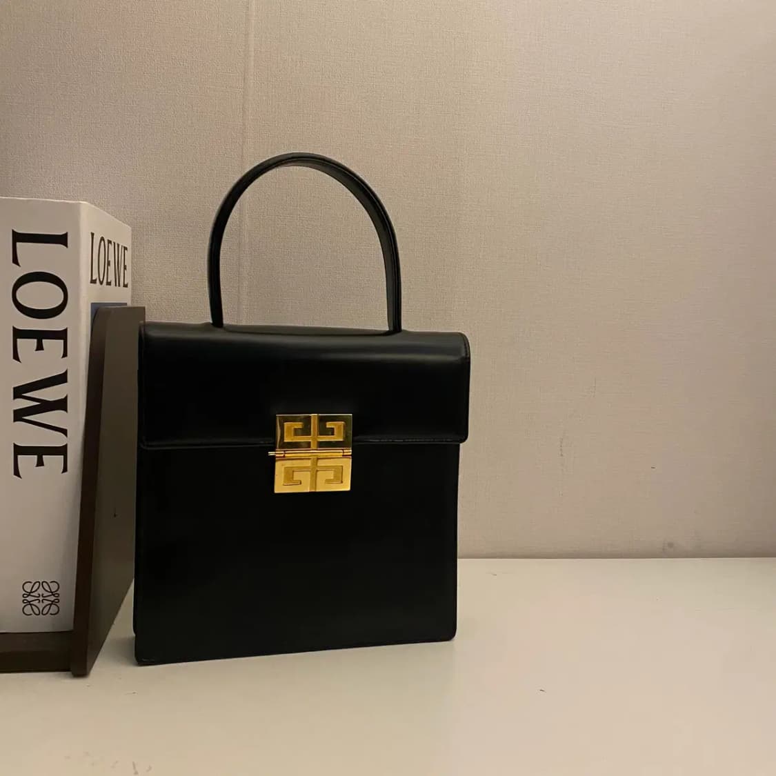 GIVENCHY / 빈티지 지방시 4G 금장 로고 블랙 카프 탑 핸들백 상품이미지1