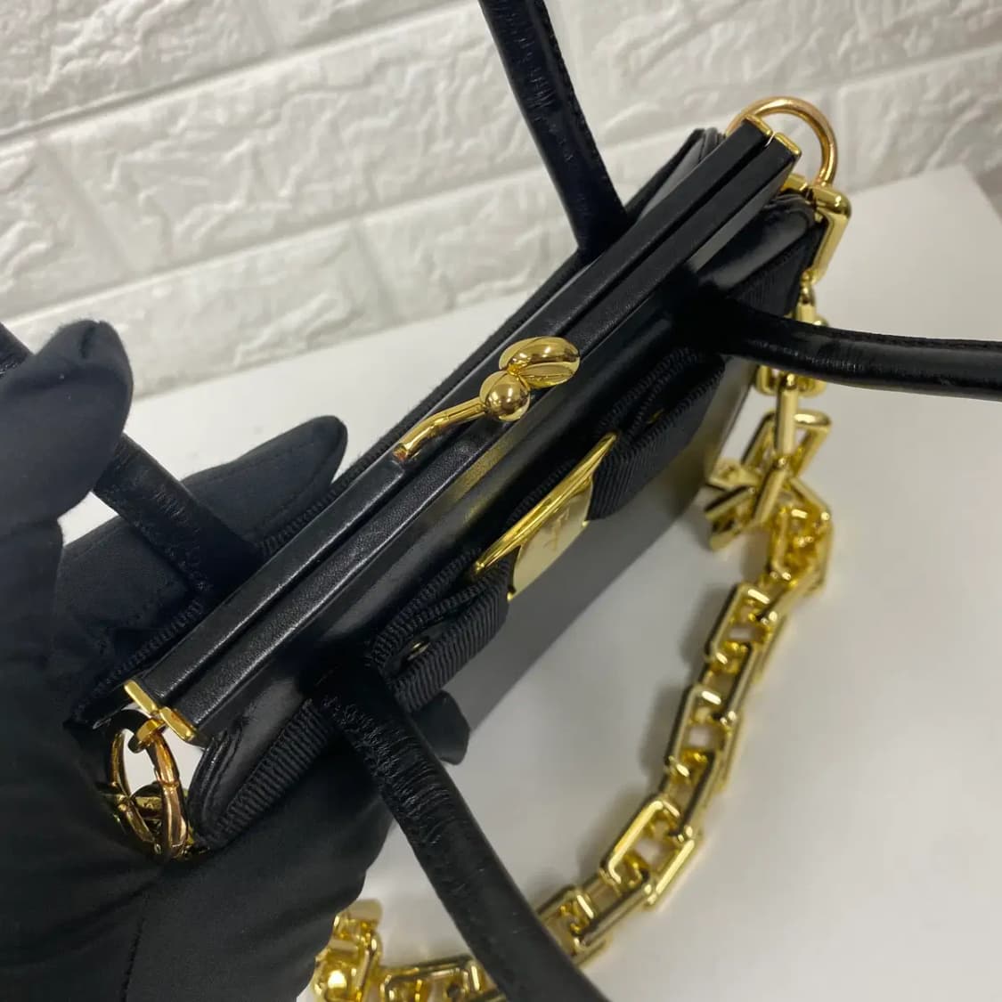 FERRAGAMO / 빈티지 페레가모 블랙 레더 바라보우 미니 핸드백 상품이미지9