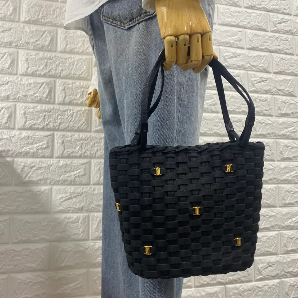 FERRAGAMO/ 빈티지 살바토레 페라가모 다크네이비 우븐 미니 핸들백 상품이미지4