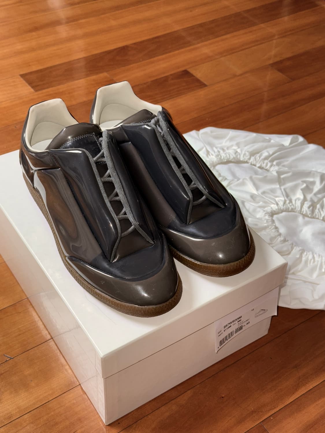 마르지엘라 퓨처 로우 PVC 상품이미지1