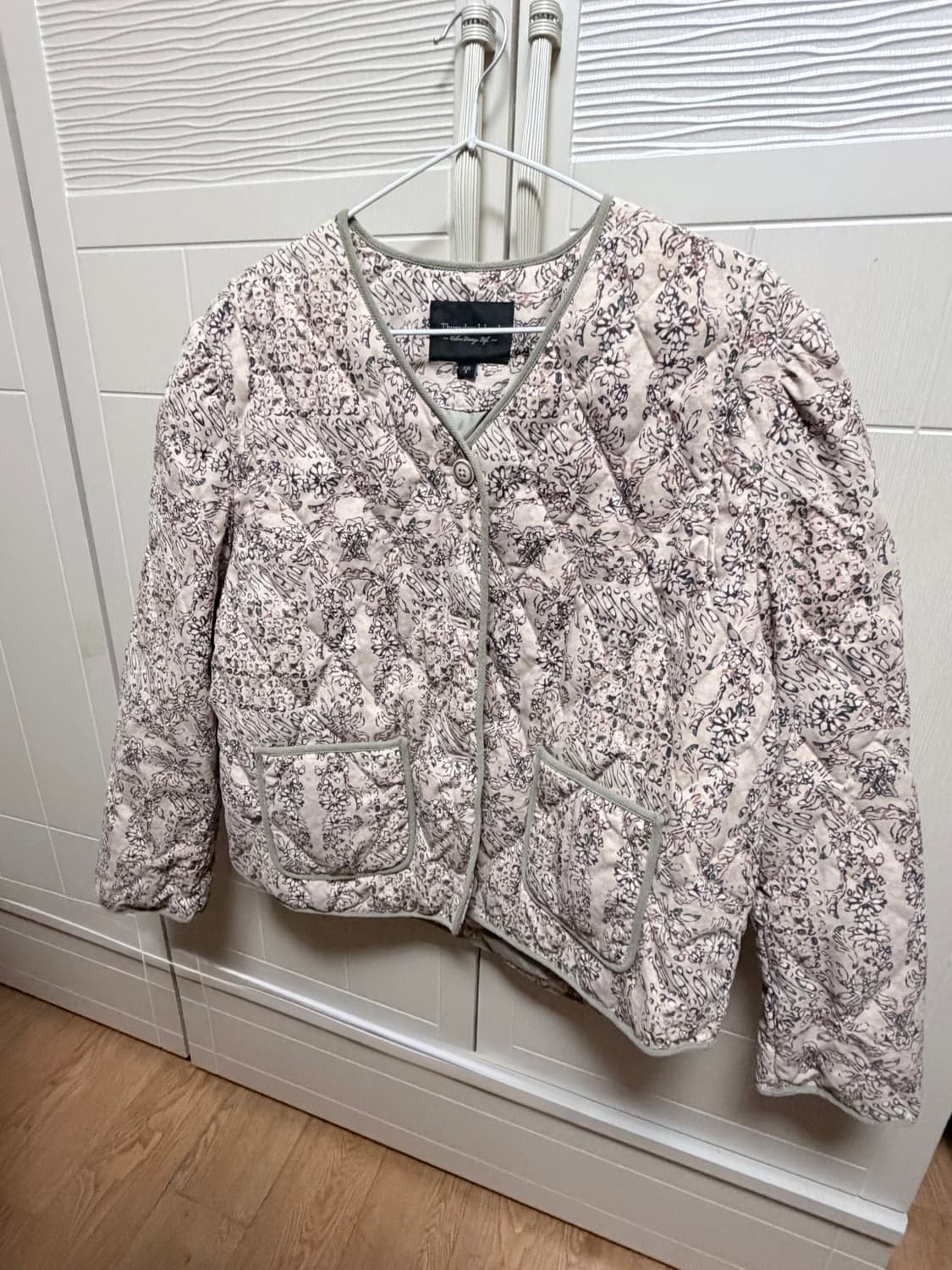 [거의 새제품] 써스데이아일랜드 반다나 패턴 경량 다운 상품이미지2